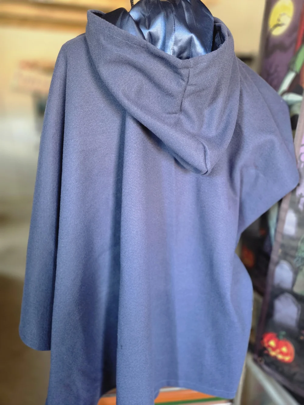 🍍3 Button Cloak - Picture 7 of 8